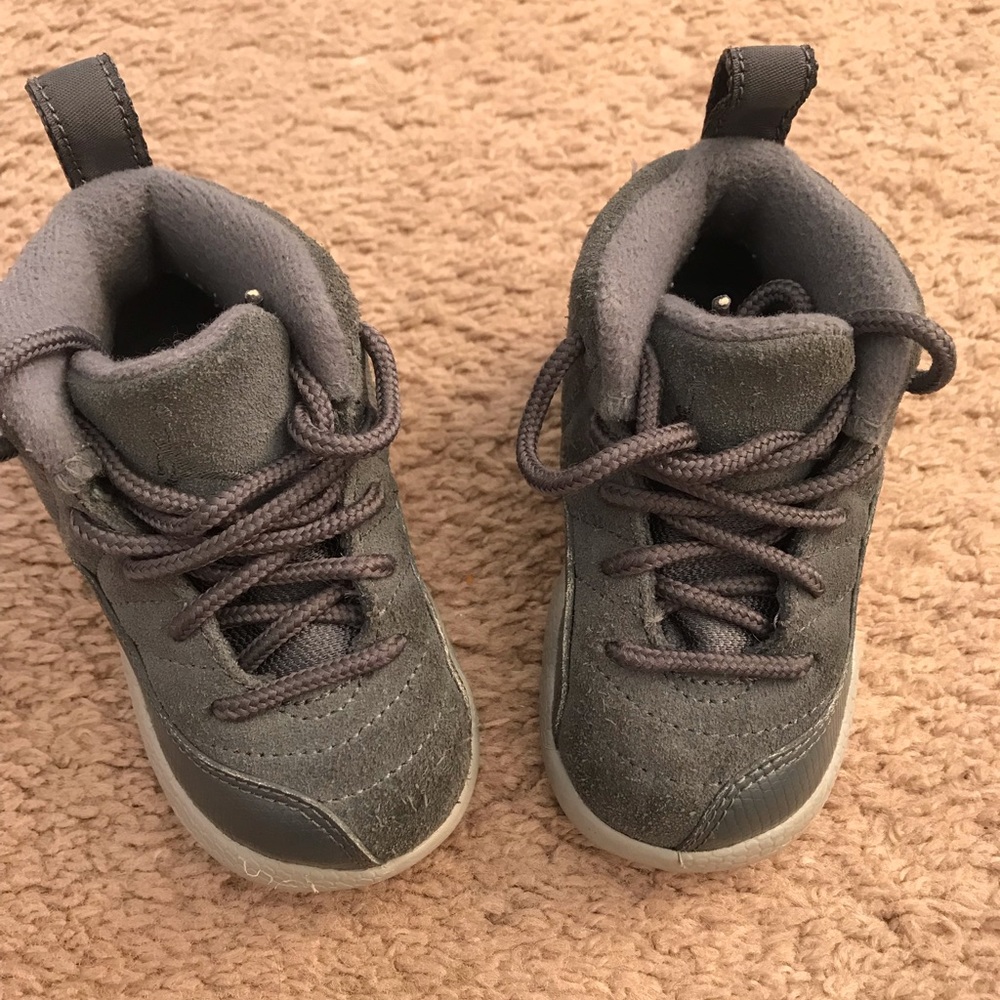 Jordan 12’s grey